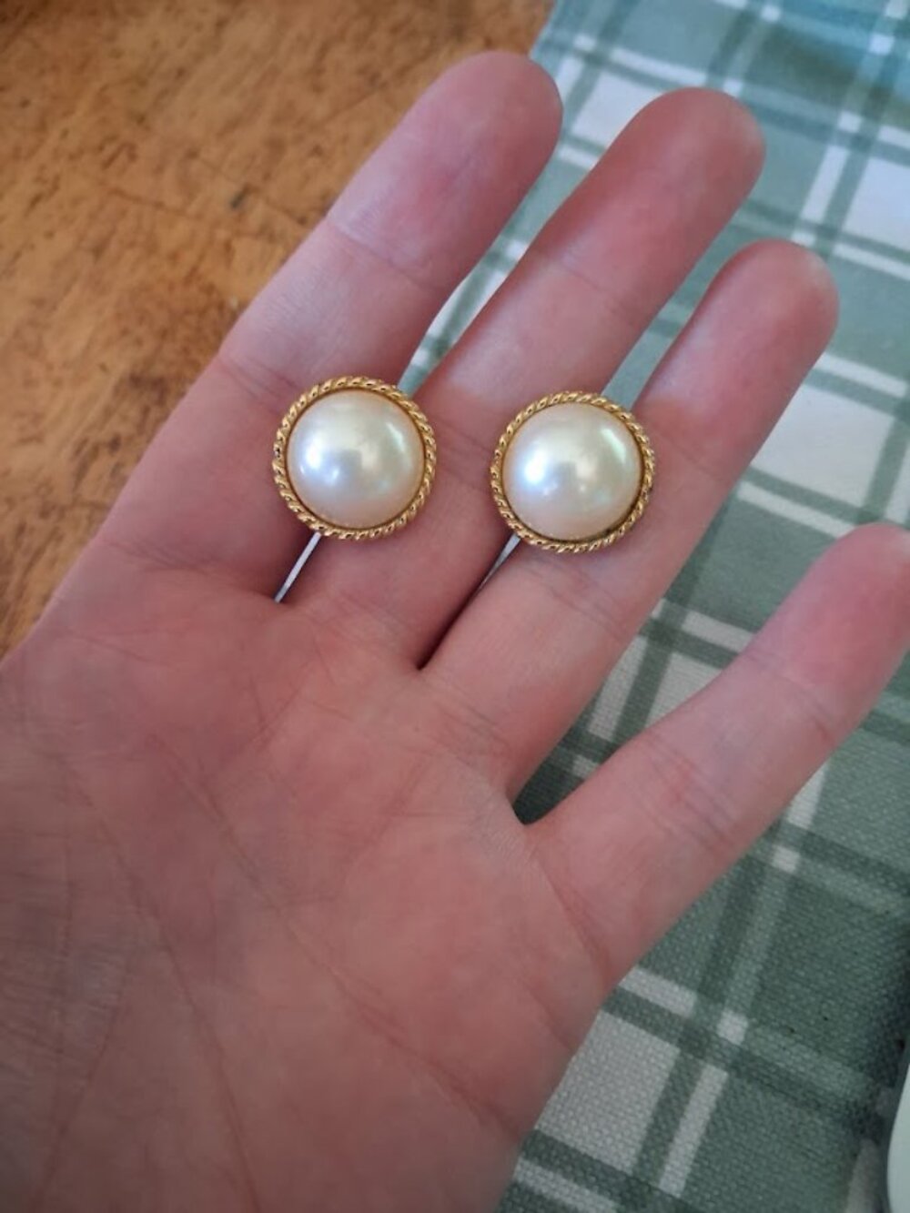 Retro style clip on earrings